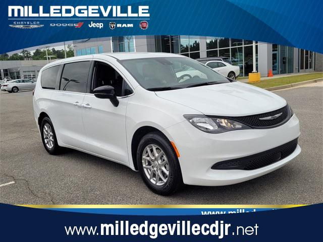 2025 Chrysler Voyager VOYAGER LX