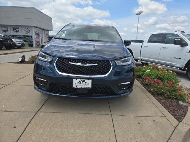 2025 Chrysler Pacifica PACIFICA SELECT AWD