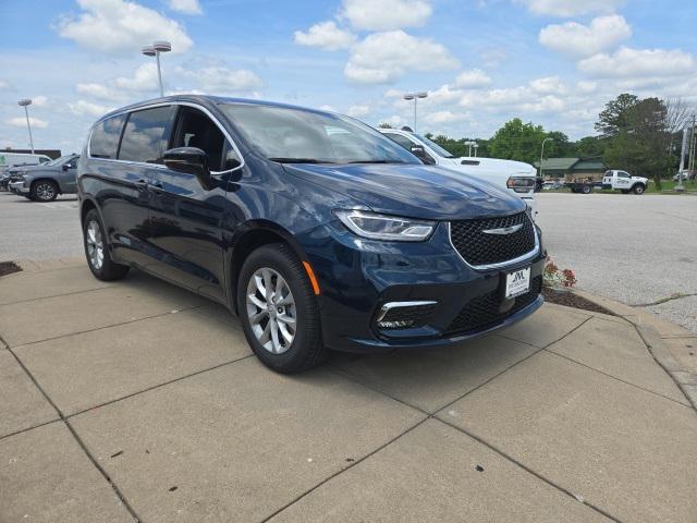 2025 Chrysler Pacifica PACIFICA SELECT AWD
