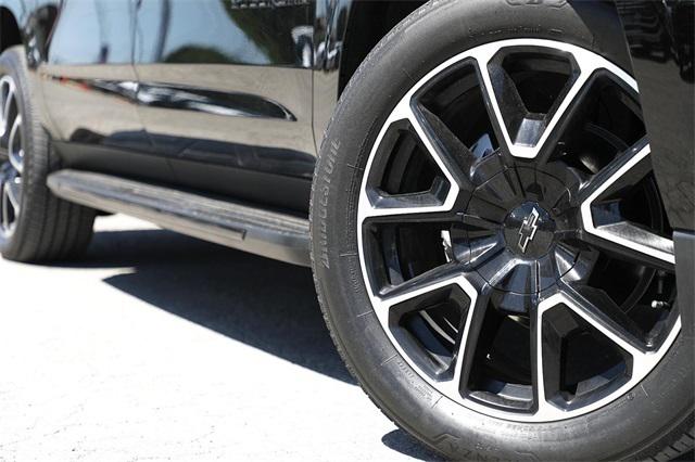 2023 Chevrolet Suburban 4WD RST