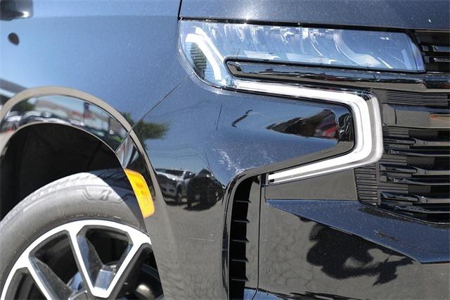 2023 Chevrolet Suburban 4WD RST