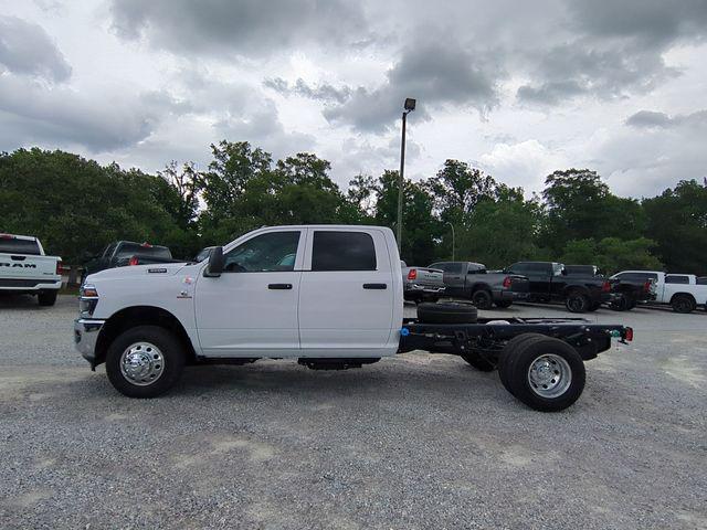 2025 RAM Ram 3500 Chassis Cab RAM 3500 TRADESMAN CREW CAB CHASSIS 4X4 60 CA