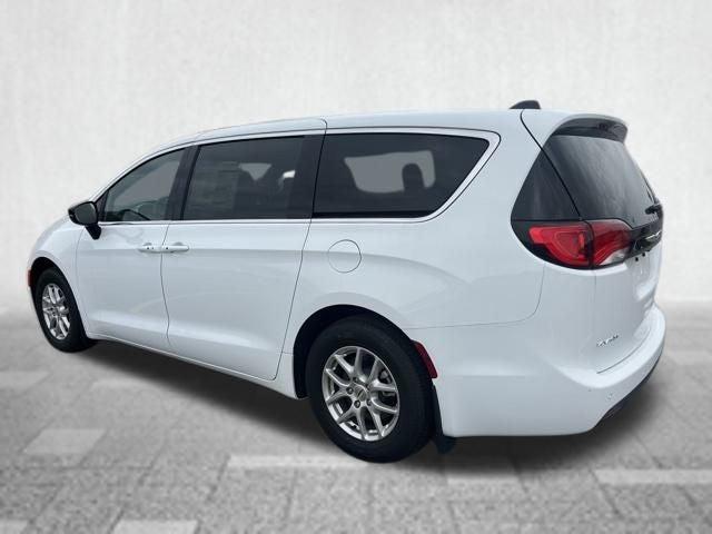 2025 Chrysler Voyager VOYAGER LX