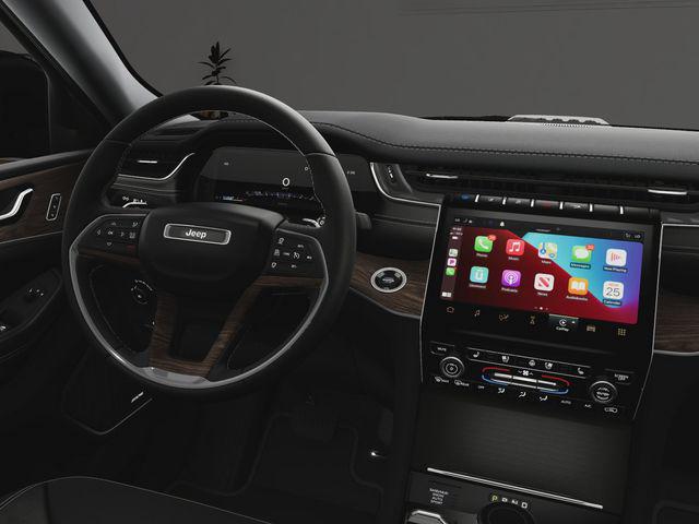 2025 Jeep Grand Cherokee Unknown