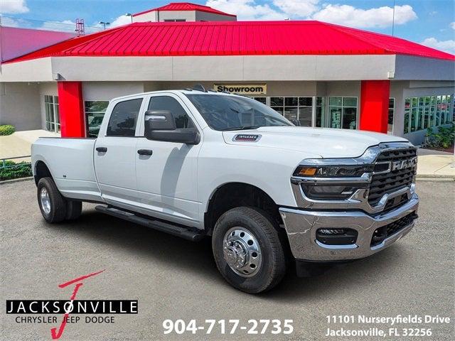 2025 RAM Ram 3500 RAM 3500 TRADESMAN CREW CAB 4X4 8 BOX