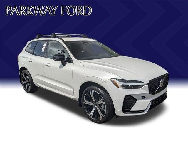 2022 Volvo XC60 B5 R-Design