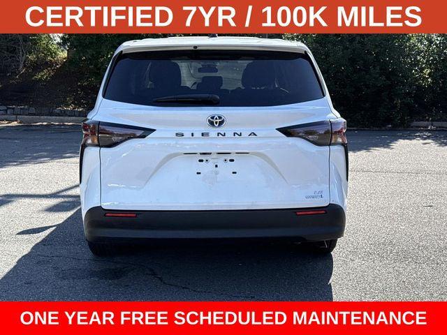 2024 Toyota Sienna LE