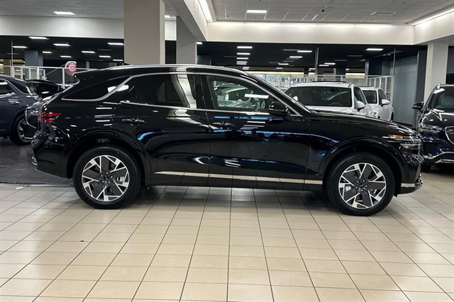 2026 Genesis GV70 Standard