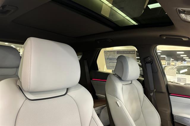 2026 Genesis GV70 Standard
