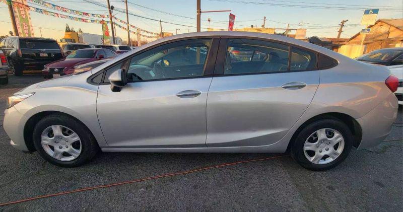 2017 Chevrolet Cruze LS Auto