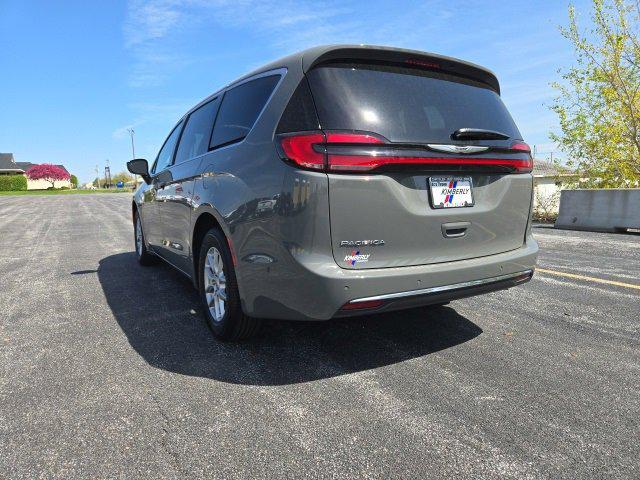2025 Chrysler Pacifica PACIFICA SELECT