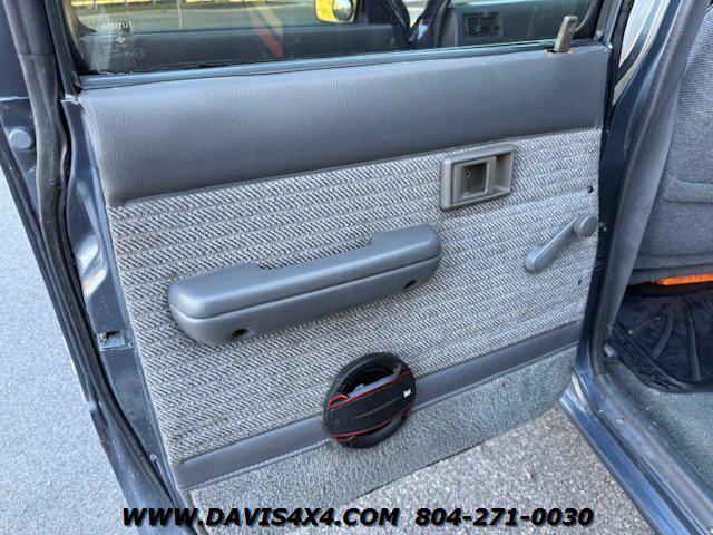 1991 Toyota Hilux Diesel 4X4 Crew Cab