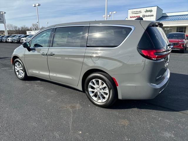 2025 Chrysler Pacifica PACIFICA SELECT AWD