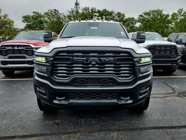 2025 RAM Ram 5500 Chassis Cab RAM 5500 TRADESMAN CHASSIS CREW CAB 4X4 84 CA 2025 RAM Ram 5500 Chassis Cab RAM 5500 TRADESMAN CHASSIS CREW CAB 4X4 84 CA
