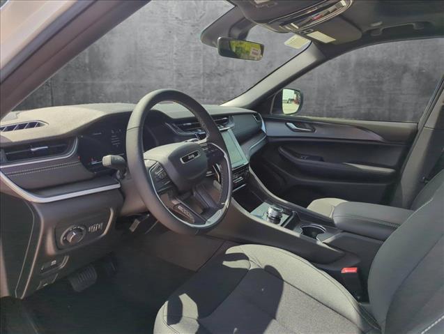 2025 Jeep Grand Cherokee GRAND CHEROKEE LAREDO X 4X2