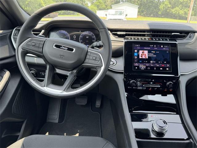2025 Jeep Grand Cherokee GRAND CHEROKEE L LAREDO X 4X4