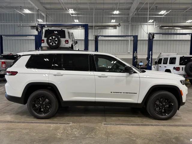 2025 Jeep Grand Cherokee GRAND CHEROKEE L ALTITUDE 4X4