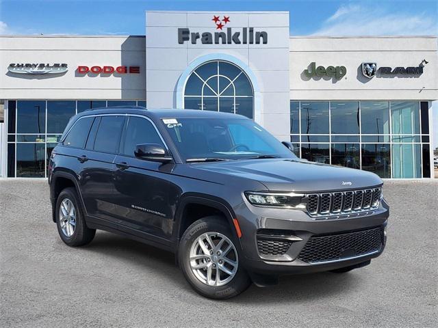 2025 Jeep Grand Cherokee GRAND CHEROKEE LAREDO X 4X4