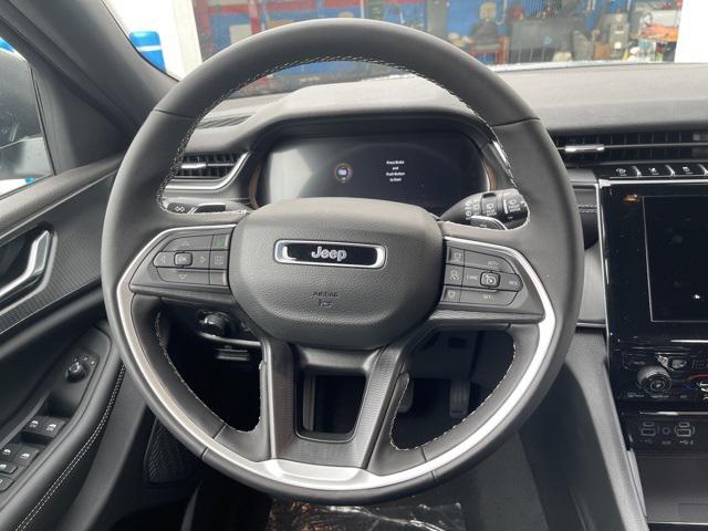 2025 Jeep Grand Cherokee GRAND CHEROKEE L LAREDO X 4X4