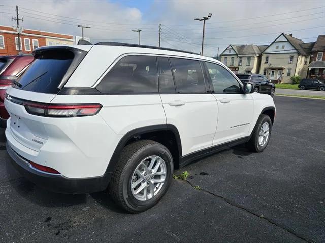 2025 Jeep Grand Cherokee GRAND CHEROKEE LAREDO X 4X4
