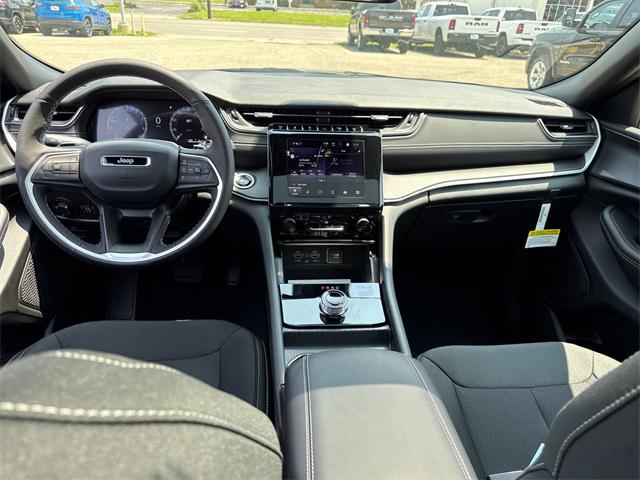 2025 Jeep Grand Cherokee GRAND CHEROKEE L LAREDO X 4X4 2025 Jeep Grand Cherokee GRAND CHEROKEE L LAREDO X 4X4