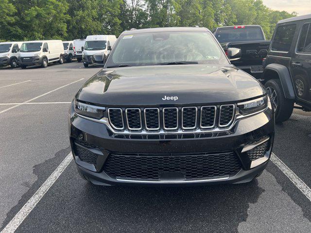 2025 Jeep Grand Cherokee GRAND CHEROKEE LAREDO X 4X4
