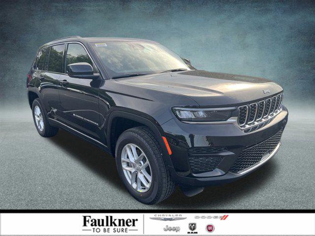 2025 Jeep Grand Cherokee GRAND CHEROKEE LAREDO X 4X4
