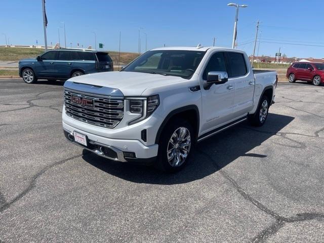 2023 GMC Sierra 1500 4WD Crew Cab Short Box Denali