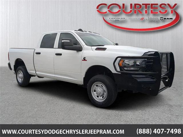 2024 RAM 2500 Tradesman Crew Cab 4x4 64 Box