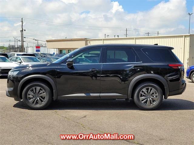 2022 Nissan Pathfinder S 2WD