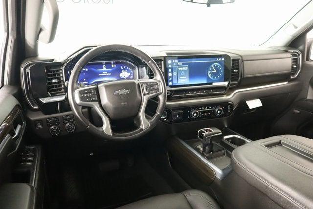 2022 Chevrolet Silverado 1500 4WD Crew Cab Short Bed RST