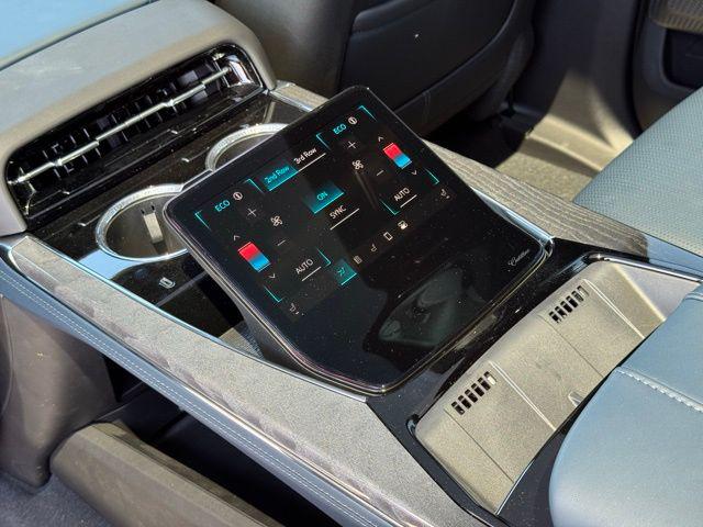 2025 Cadillac Escalade Luxury 2 AWD