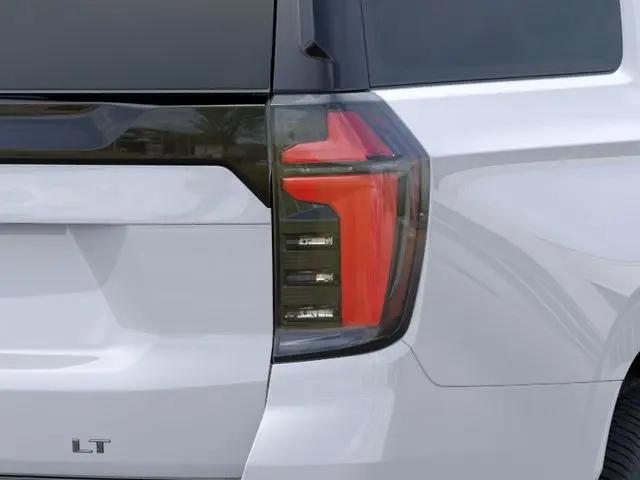 2025 Chevrolet Suburban 4WD LT