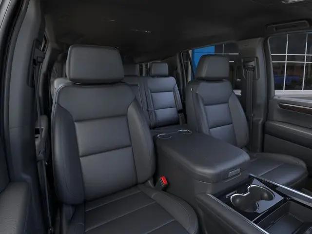 2025 Chevrolet Suburban 4WD LT