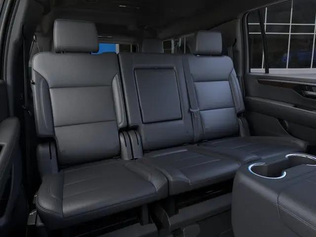 2025 Chevrolet Suburban 4WD LT