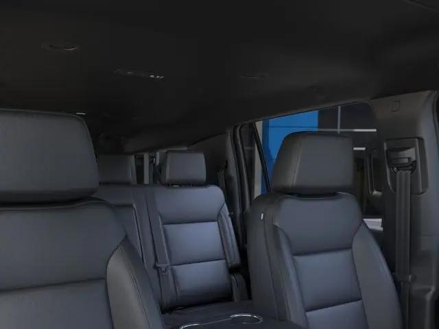 2025 Chevrolet Suburban 4WD LT
