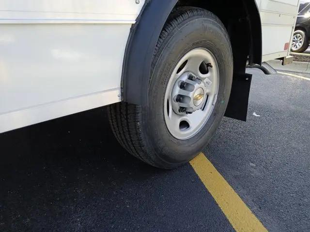 2025 Chevrolet Express Cutaway Work Van