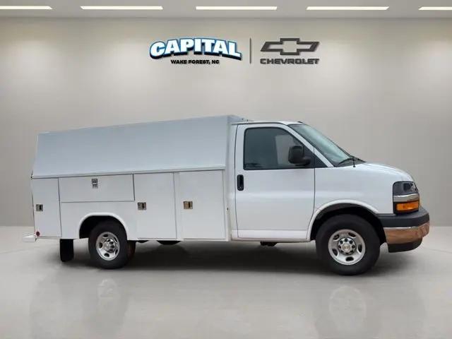 2025 Chevrolet Express Cutaway Work Van