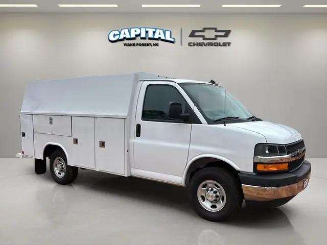 2025 Chevrolet Express Cutaway Work Van
