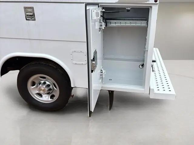 2025 Chevrolet Express Cutaway Work Van