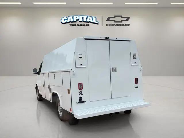 2025 Chevrolet Express Cutaway Work Van