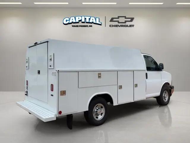 2025 Chevrolet Express Cutaway Work Van