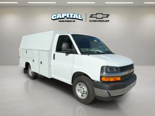 2025 Chevrolet Express Cutaway Work Van