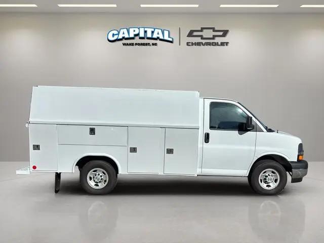 2025 Chevrolet Express Cutaway Work Van