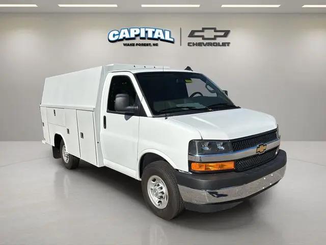 2025 Chevrolet Express Cutaway Work Van