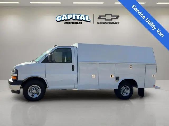 2025 Chevrolet Express Cutaway Work Van