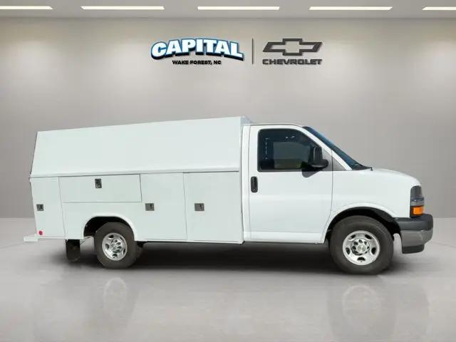2025 Chevrolet Express Cutaway Work Van