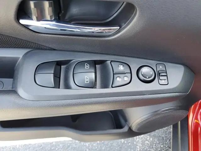 2021 Nissan Kicks SV Xtronic CVT
