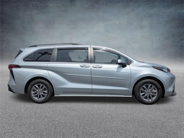 2021 Toyota Sienna XLE
