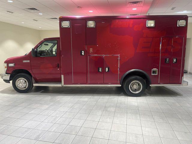 2013 Ford E-450 Cutaway Base